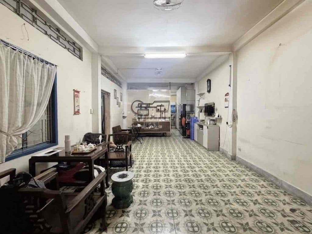 MỘT đời xưa giờ - sau lưng Pullman Saigon Centre Quận 1 - Hẻm ô tô đỗ - Ảnh 3