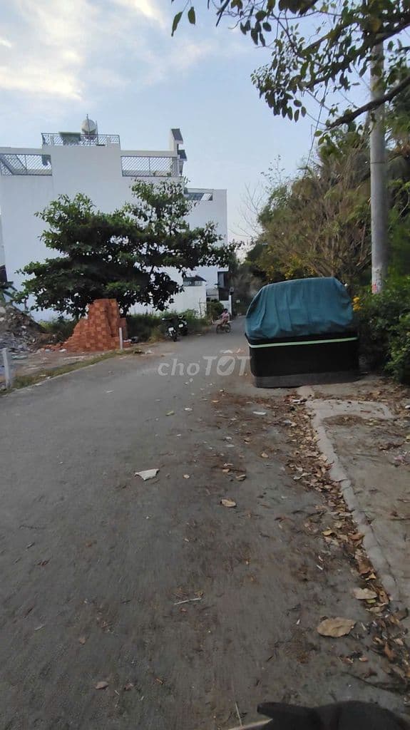 Nền đất cao ráo, xã Phong Phú, Bình Chánh giá 1 tỷ 390 triệu/ 84m2 thổ