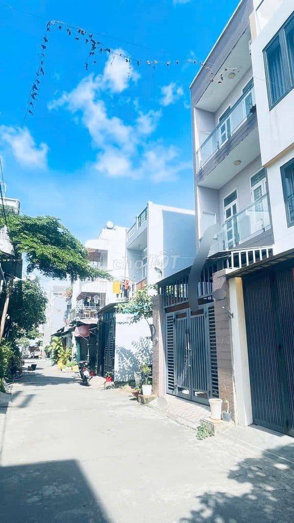 CHÍNH CHỦ GỬI BÁN 56 M2 ĐẤT THỔ CƯ PHÚ HỮU GIÁ 3,35 TỶ