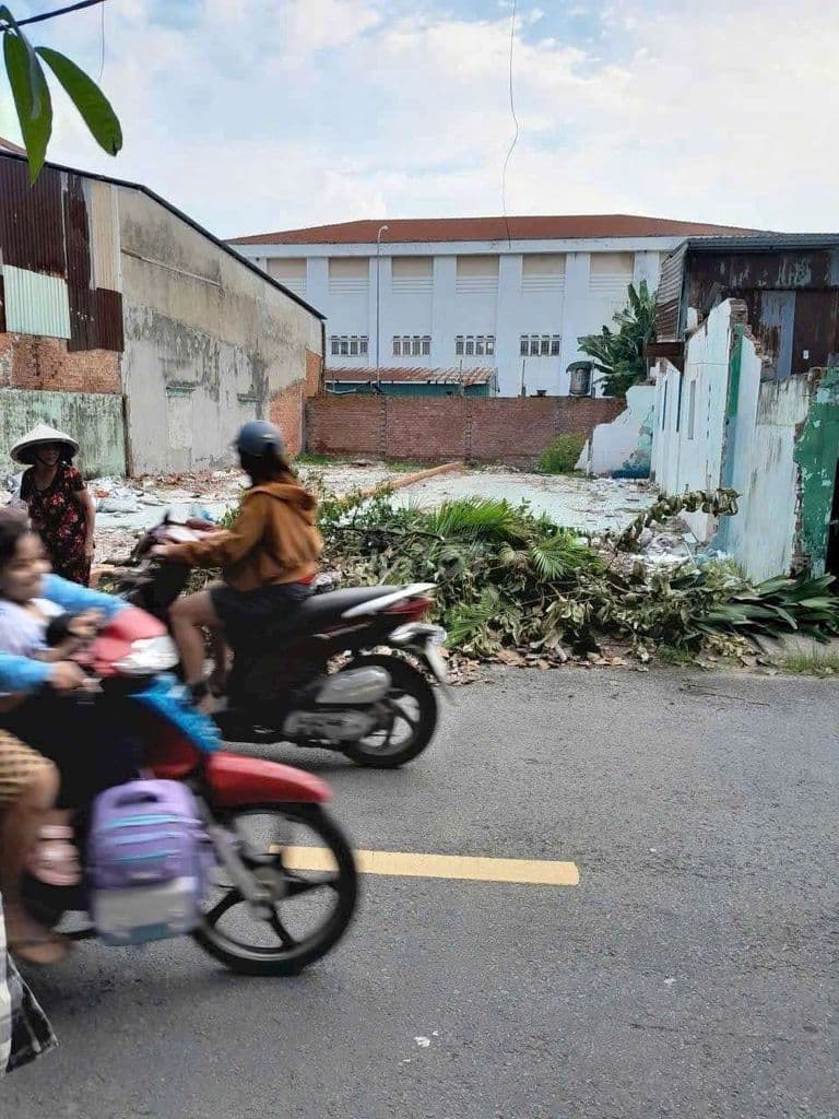 Đất mặt tiền Nguyễn Thị Nghé, Cạnh bên trường Tiểu Học Tam Đông 2