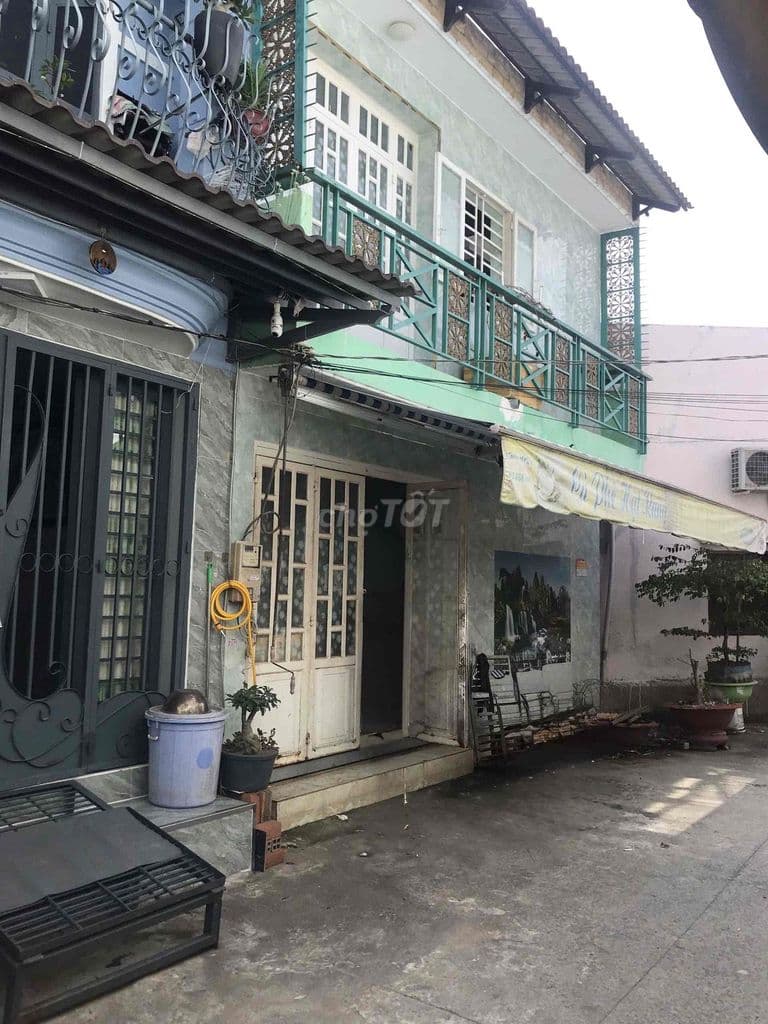 1tỷ300tr Nhà có sổ hồng đồng thửa 3 căn đg lê văn lương