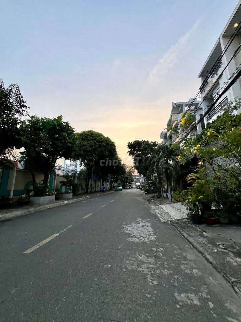 13 thương lượng, nhà 4 tầng mặt tiền, diện tích : 4 × 21