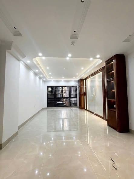 Bán nhà Trần Quốc Hoàn, 40m2, 7T TM, ô tô tránh - Ảnh 2