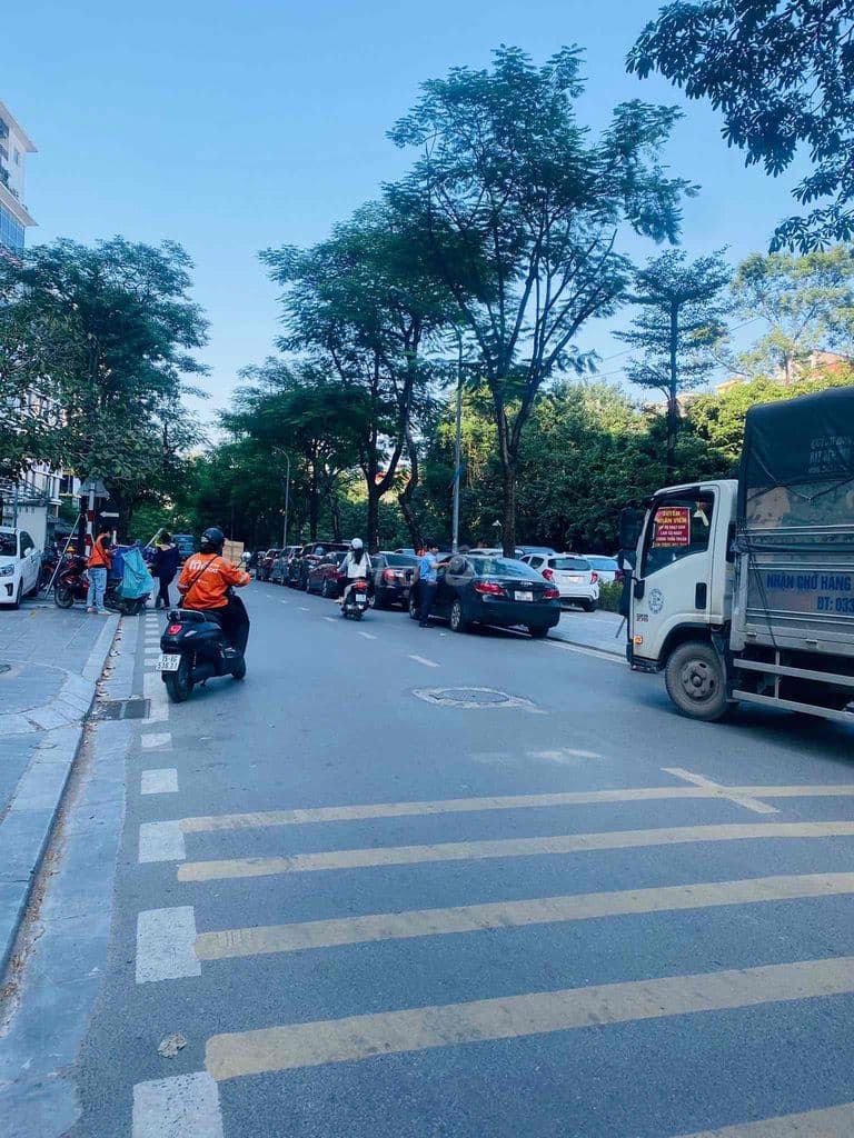 Bán Đất Tặng Nhà,Phố Víp Duy Tân-Cầu Giấy,Oto Tránh Đỗ,Vỉa Hè 4m,KD Đỉ