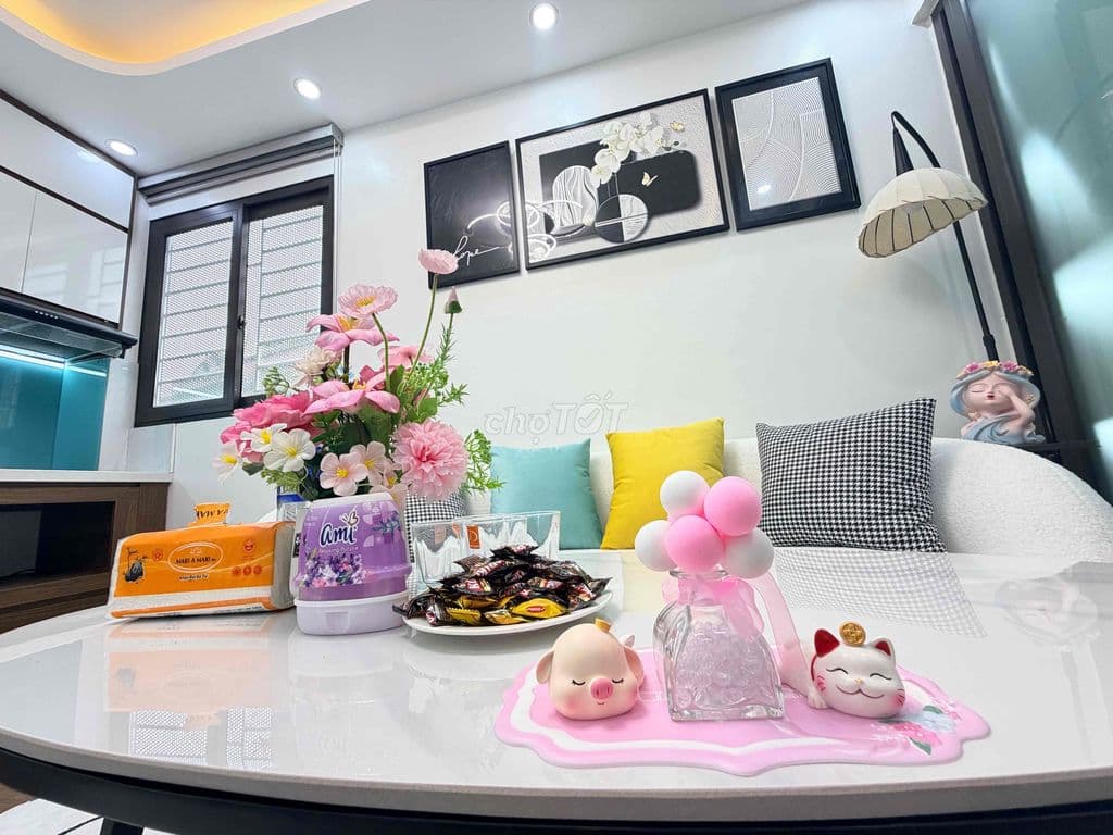 Bán CCMN Tây Hồ, Võng Thị- Siêu Mới Đẹp Xịn Thoáng, Ô Tô đỗ gần toà