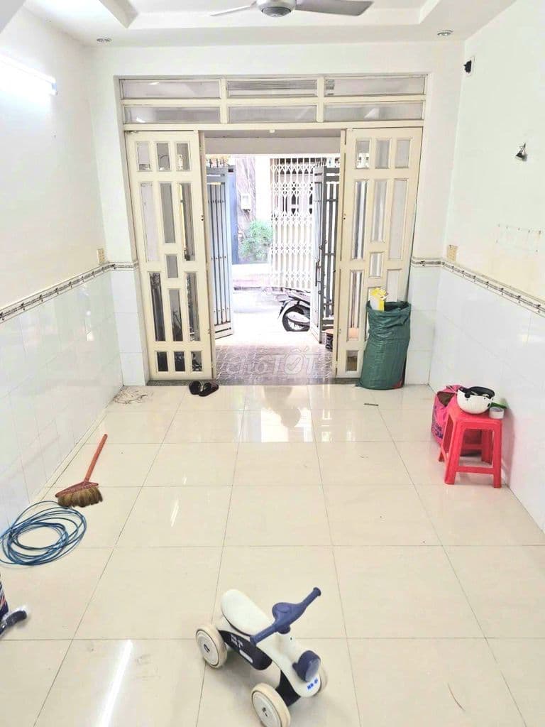NHÀ NGON CỨNG CÁP. ĐS 4, GV - DT 47M2 - SẴN 2PN - CÓ SÂN CHỈ 4T68 TL - Ảnh 2