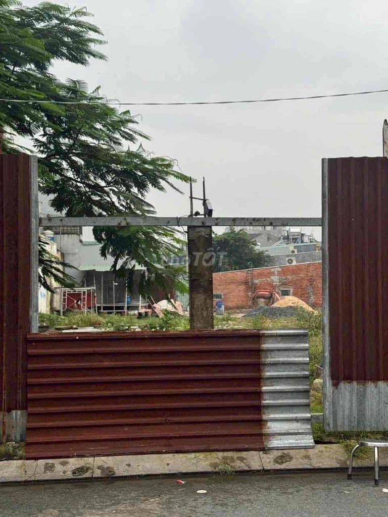 bán đất MT đg HT17