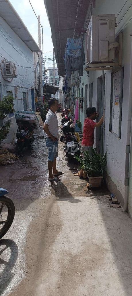 Bán dây phòng trọ, mặt tiền đường Lê Văn Lương