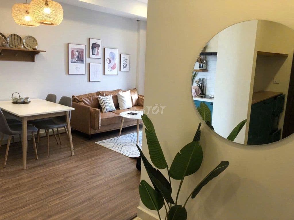 Căn hộ view Đông tầng trung 57m2 4,65 tỷ 2 phòng The Botanica