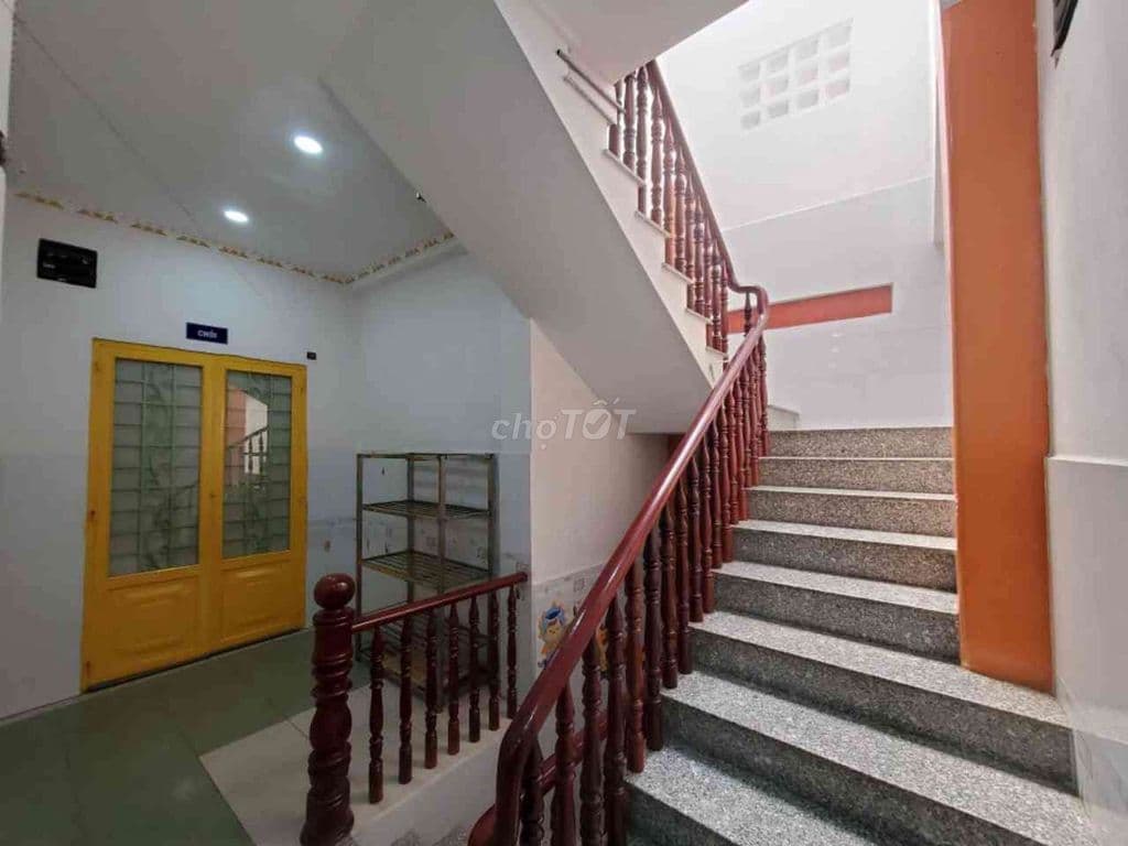 CHÍNH CHỦ CẦN BÁN NHÀ 3 TẦNG ĐANG LÀM TRƯỜNG MẦM NON LÔ GÓC NGANG 12M - Ảnh 3