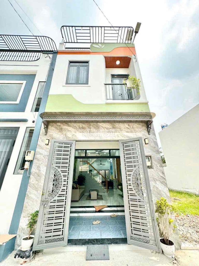 Nhà 1 lầu 3 phòng - tặng nội thất - xây mới 100%