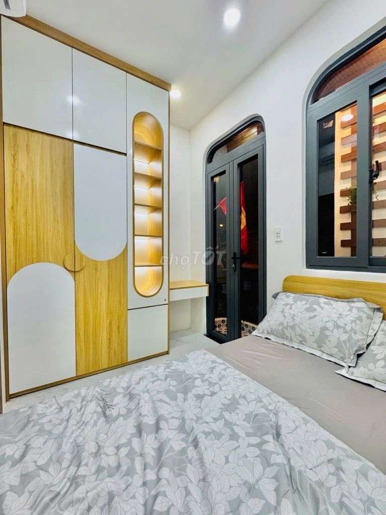 VỨC - NỞ HẬU - GẦN BV GIA ĐỊNH - HẺM XE HƠI-FULL NT- 2 TẦNG 2 PN,2WC