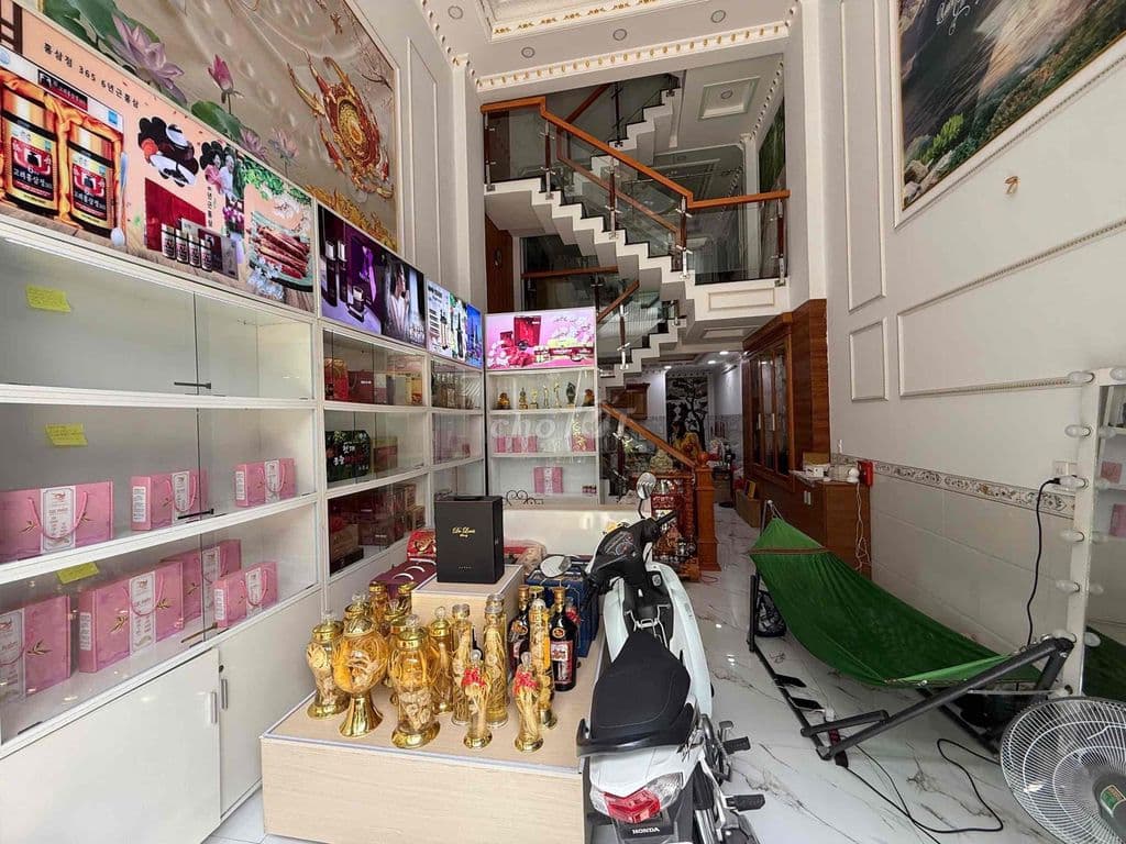 bán nhà hẻm xe hơi , gần trường học