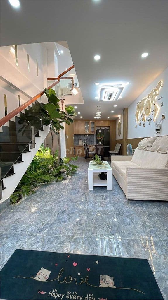 SIÊU PHẨM KHU TÊN LỬA 5 TẦNG - TẶNG NỘI THẤT - XE HƠI NGỦ NHÀ - Ảnh 2