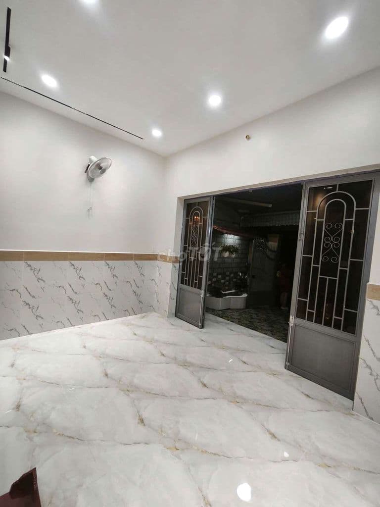 Nhà cấp 4 diện tích siêu khủng - chỉ 60triệu/m2 - Ảnh 2