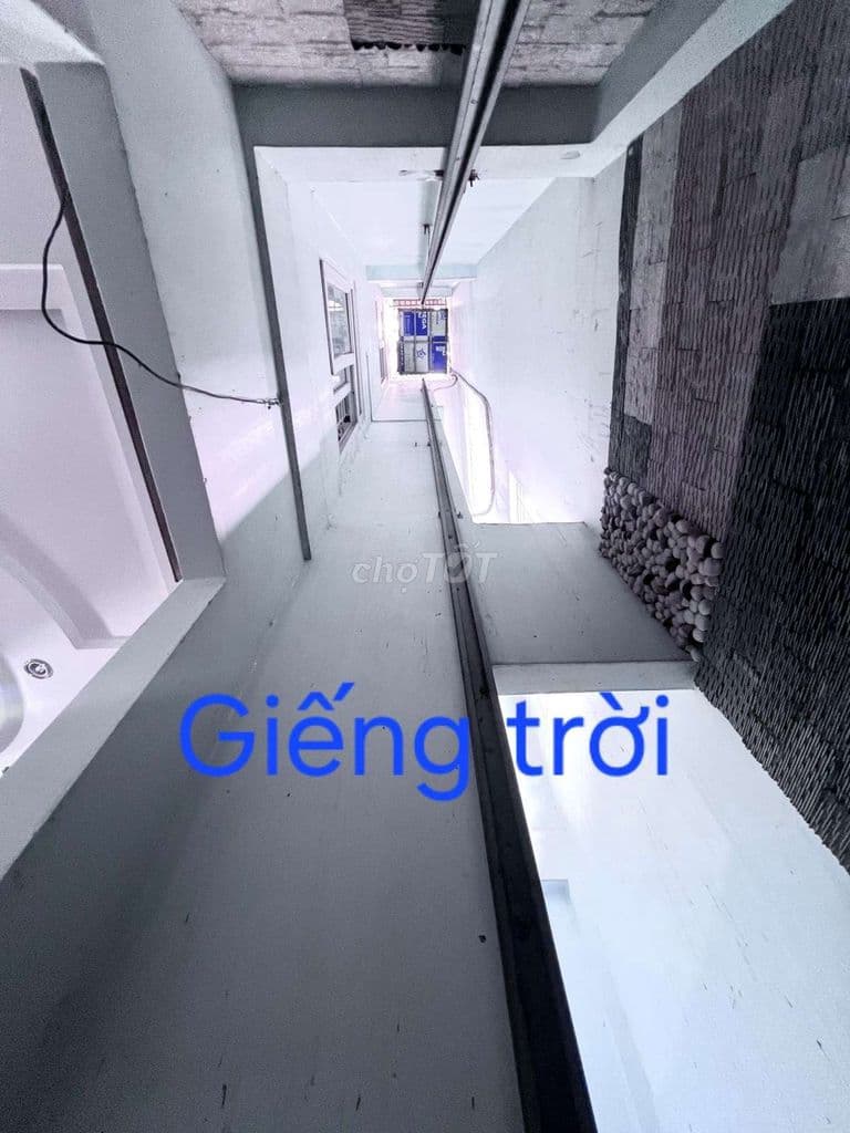 CÓ MÓN HỜI CÁC ANH CHỊ NHANH TAY Ạ .4,1X 18m CÓ 4 TẦNG. HẺM XH.5,8 Tỷ. - Ảnh 3