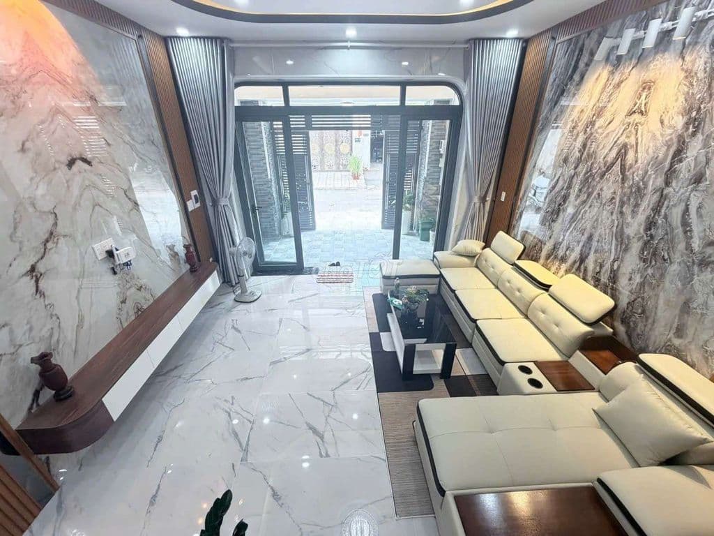 Nhà 1 Trệt 2 Lầu Đẹp Full Nội Thất, MT Nhựa 8m Thông 1/50m Lê Thị Hà - Ảnh 2