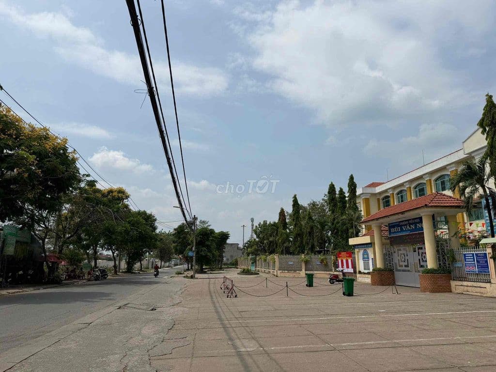 Bán đất Bà Điểm 4-Hóc Môn.DT:163,6m2,đường nhựa rộng 7m