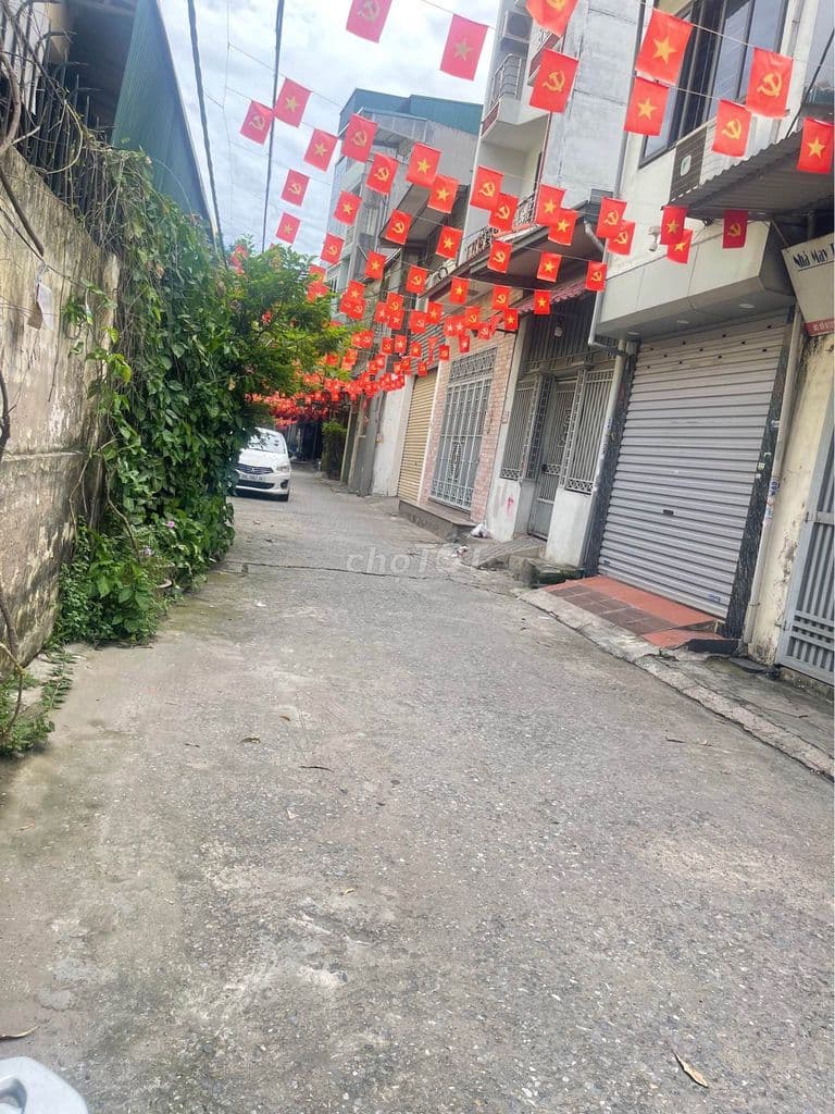 bán nhà Lĩnh Nam gần chợ tiện ích