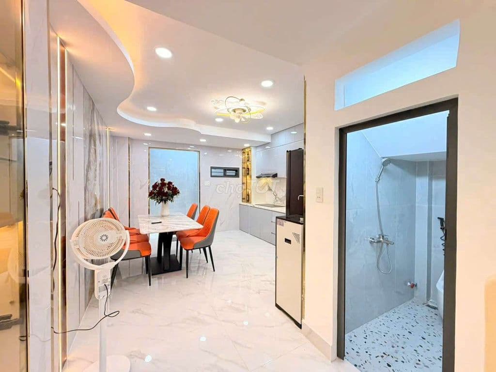 Nhà đẹp ngay nhà thờ Nữ Vưong Hoà Bình - Ảnh 3