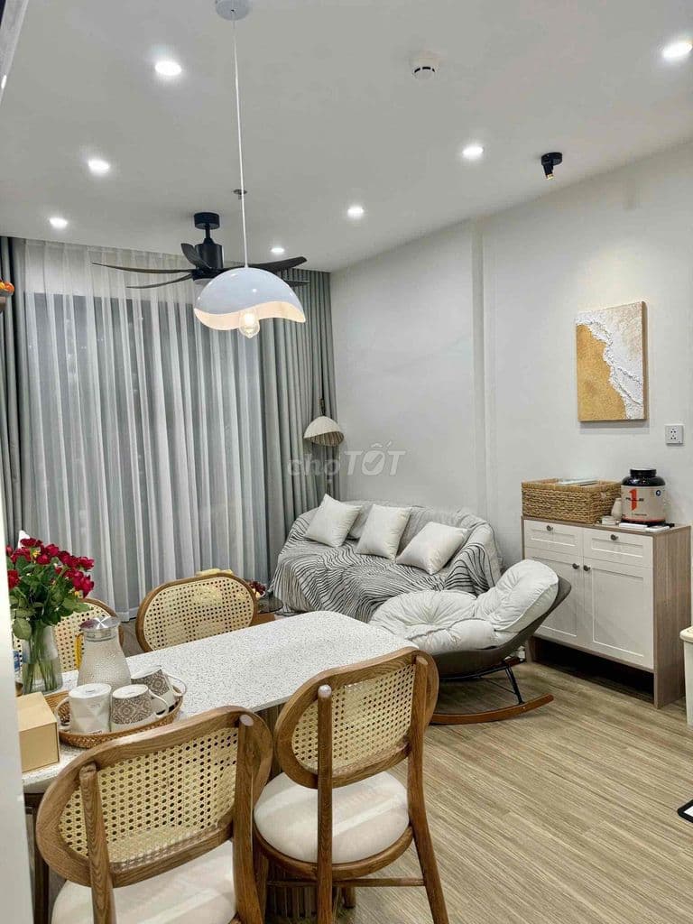 Bán căn hộ 2n2vs 55m giá 4.7 tỷ tại Vinhomes Smartcity