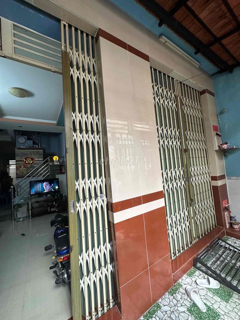 Nhà 2 tầng Phạm Văn Chí Q6 cho thuê 10 tr ngang 5.1m chỉ 4.5 tỷ
