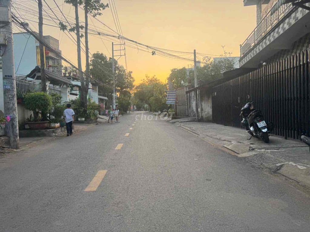 nhà hiệp bình phước- gần kdc hồng long- sát mt ql13- xe tải né-hơn 4 t