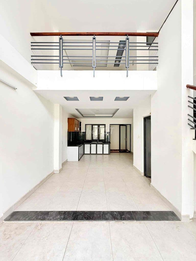 PHẠM VĂN ĐỒNG - BÌNH THẠNH - 5 TẦNG - SỔ VUÔNG A4 - HOÀN CÔNG ĐỦ - CH