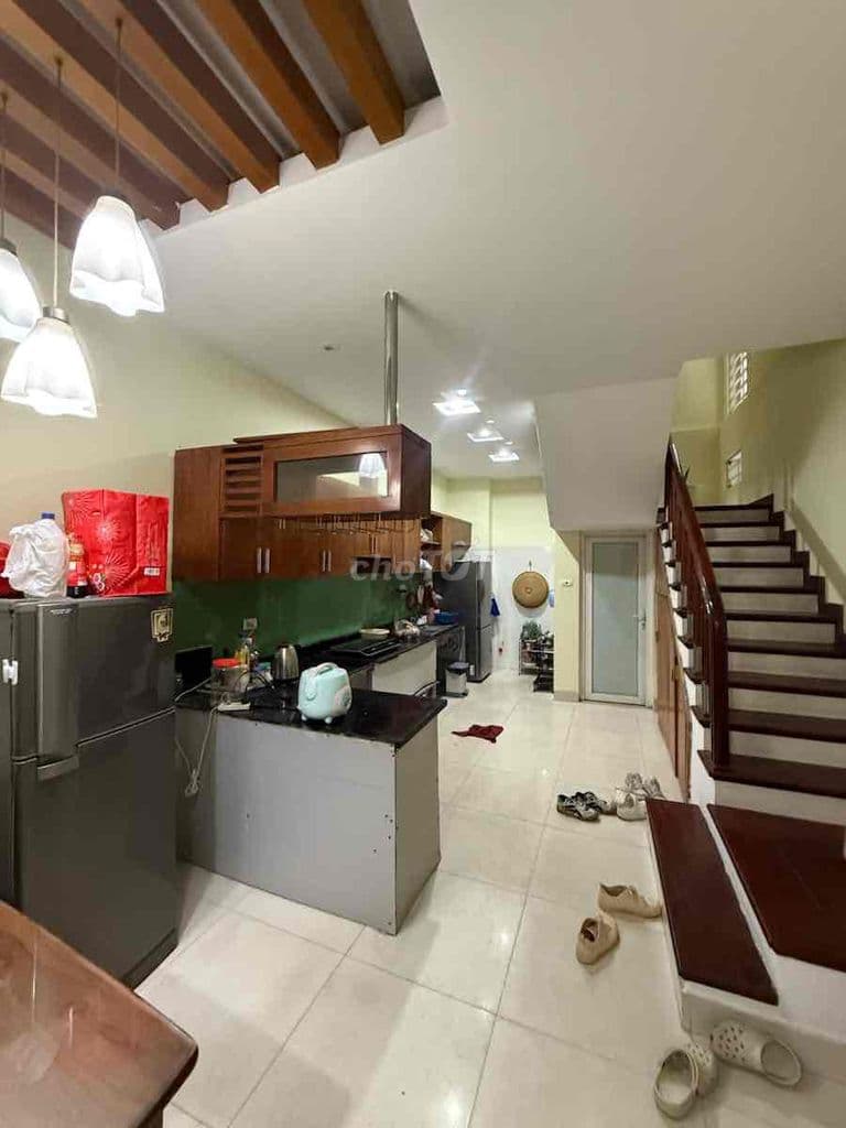 cc bán nhà 50m2 5 tầng giá 8,4 tỷ ngõ 211 khương trung