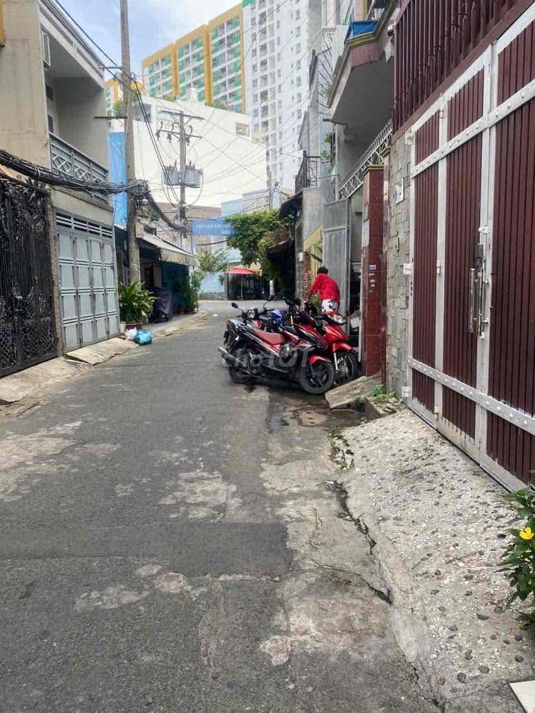 Bán nhà nát 91/10 Trần Tấn 4 x 23m vuông vức