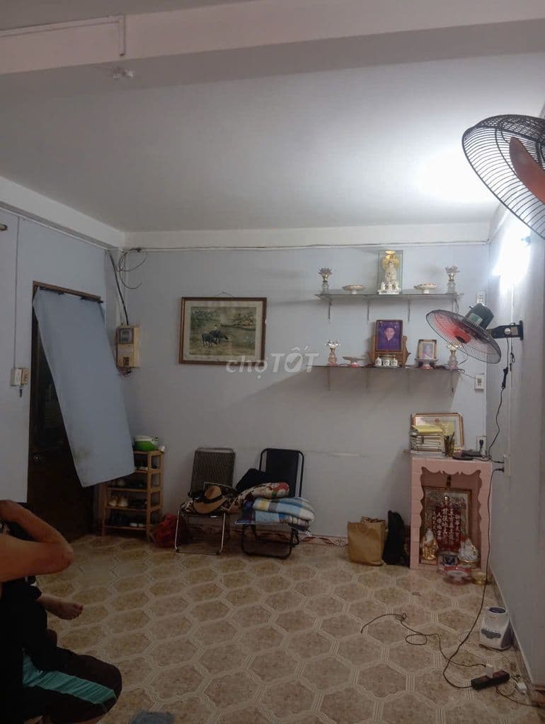 BÁN NHÀ C/CƯ HÙNG VƯƠNG LÔ C, L1, MT MẠC THIÊN TÍCH, P11, Q5 2,3 TỶ