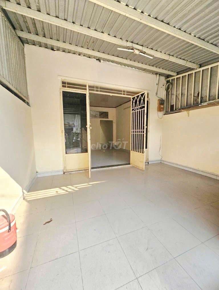 🏡NHÀ CẤP 4 DT 62M2_QUỐC LỘ 1A QUẬN 12-SÁT CV PHẦN MỀM QUANG TRUNG - Ảnh 2