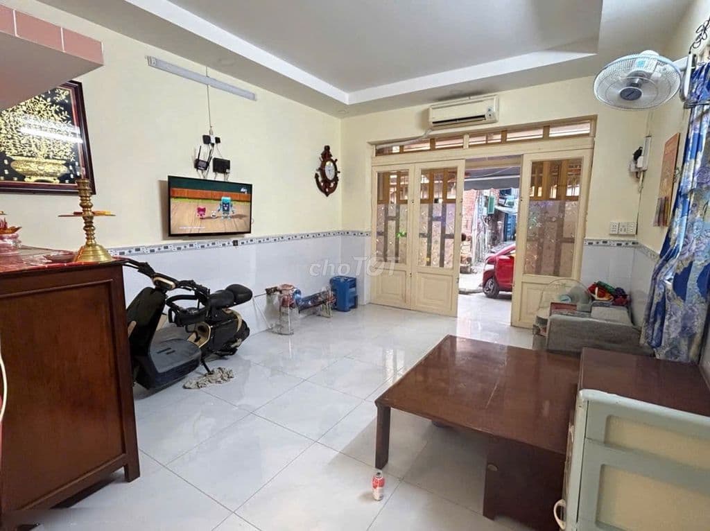 Bán nhà Dương Bá Trạc , ô tô đậu trước cửa, ngang 4x11, giá 4,5 Tỷ - Ảnh 2