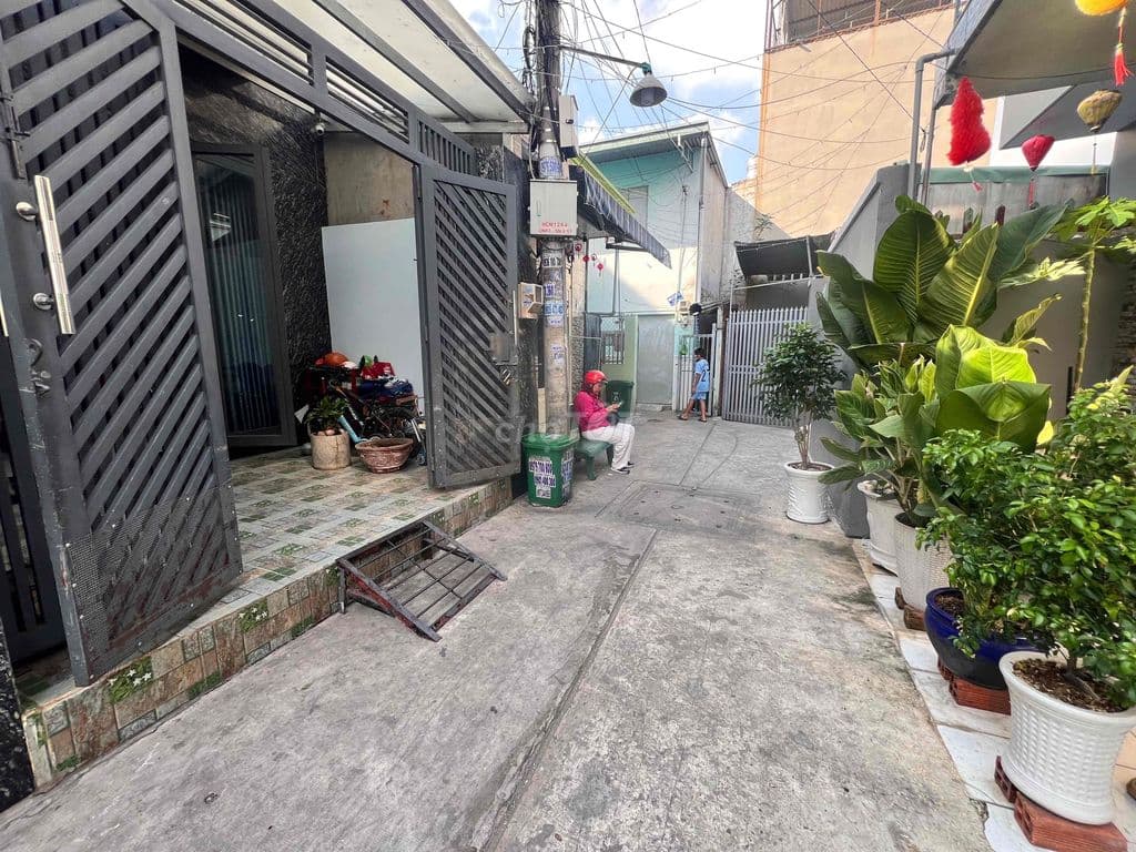 Nhà Tô Ký q12 - 100m2 - 5mx20m - 3 Phòng ngủ - Nhỉnh 4 Tỷ TL