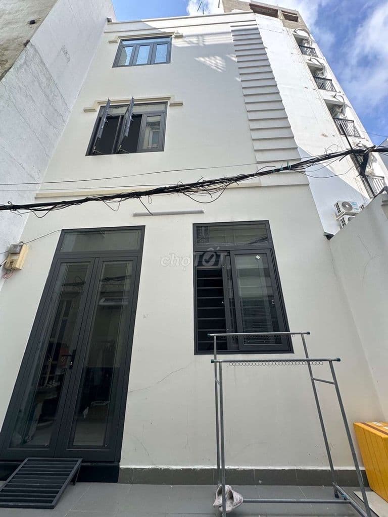 Bán nhà , Đường Lạc Long Quân ,P11 Tân Bình 30M2 ,3 Tầng ,Giá : 4.15Tỷ - Ảnh 2