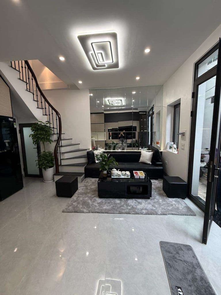 Nhà phố Minh Khai, 33m*4T*3PN, ngõ 3 gác tránh, tặng nội thất hơn 6 tỷ - Ảnh 2