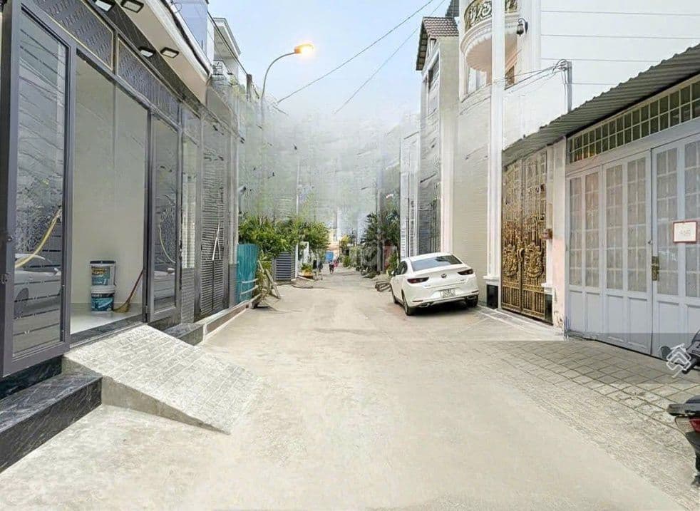 Nhà phố hiện đại 2 lầu full nội thất hẻm xe hơi - 2295 Huỳnh Tấn Phát - Ảnh 3