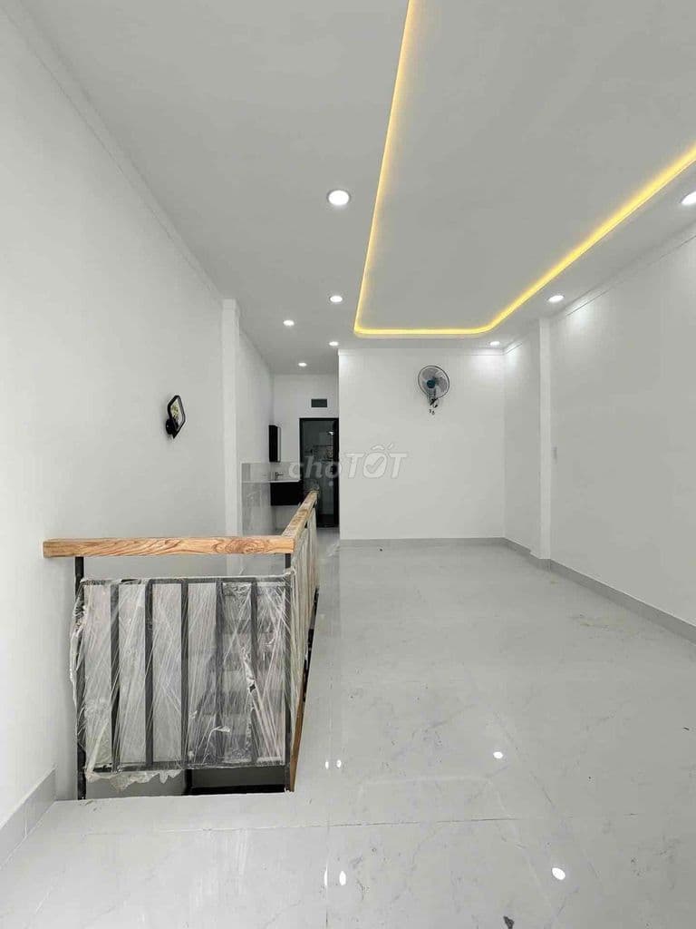 NHÀ SIÊU HIẾM -2 TẦNG - 2PN - 40m2 - 4x10- QUỐC LỘ 1A