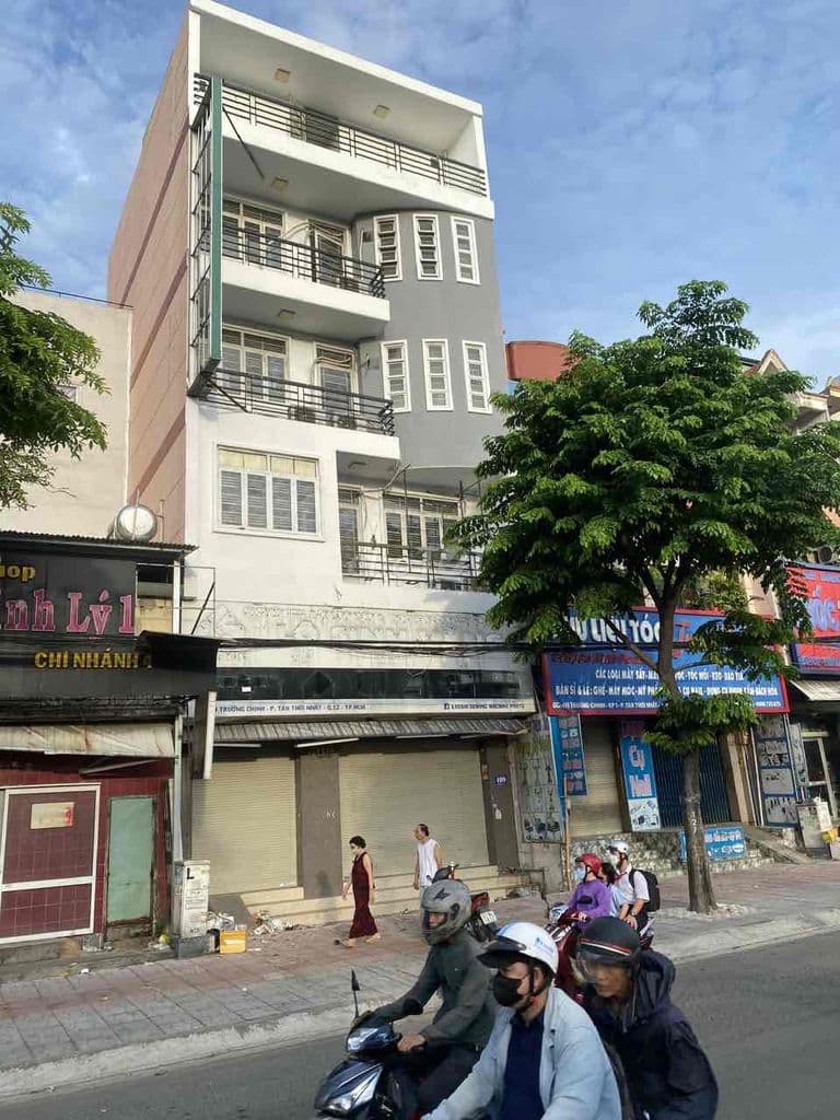 cầm 13,5tỷ mua được căn nhà mặt tiền đường Trường Chinh Q12, ngang 75