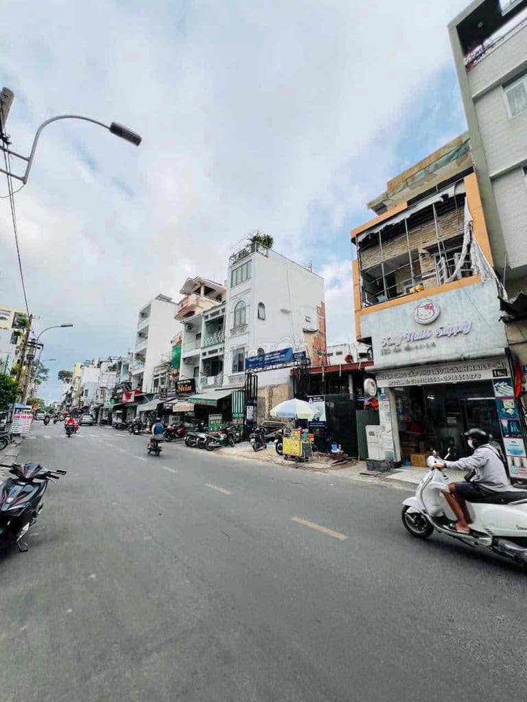 Mặt Tiền Vĩnh Viễn – Ngô Quyền Q10 – 6 Tầng – Giá Tốt 13.6 Tỷ