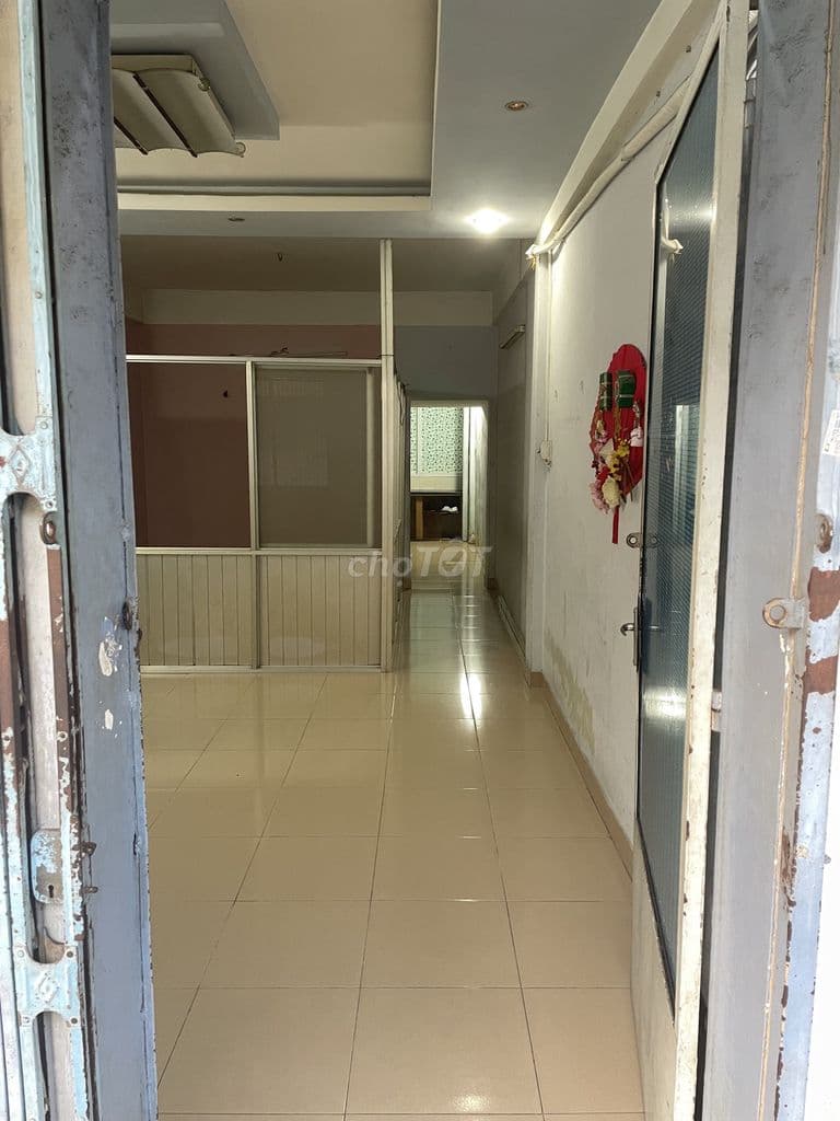 Bán chung cư Trần Quang Diệu Q3 DT 43,6 m2 có gác, 1PN, hướng Nam