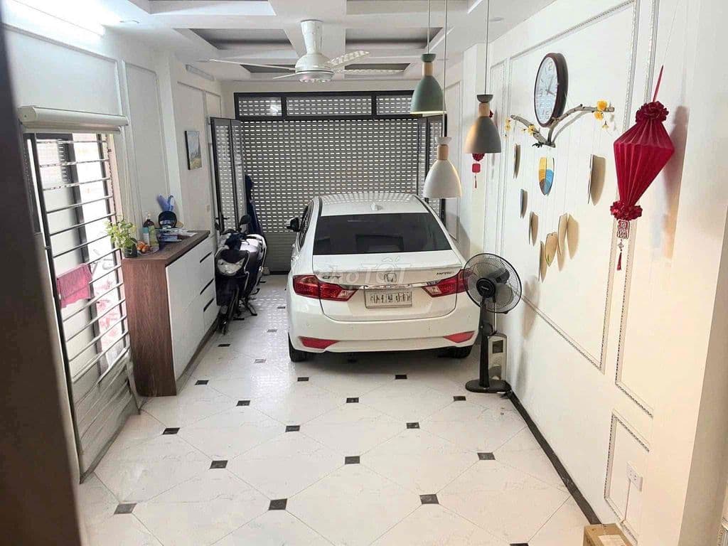 Cho thuê nhà nguyên căn giá rẻ vừa ở vừa kinh doanh tại phố Trạm