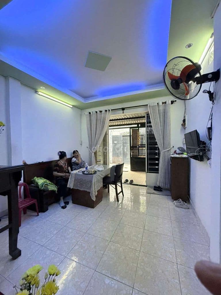 NHÀ 2 TẦNG - GIÁP LŨY BÁN BÍCH 43m² - 4,55 Tỷ .TL