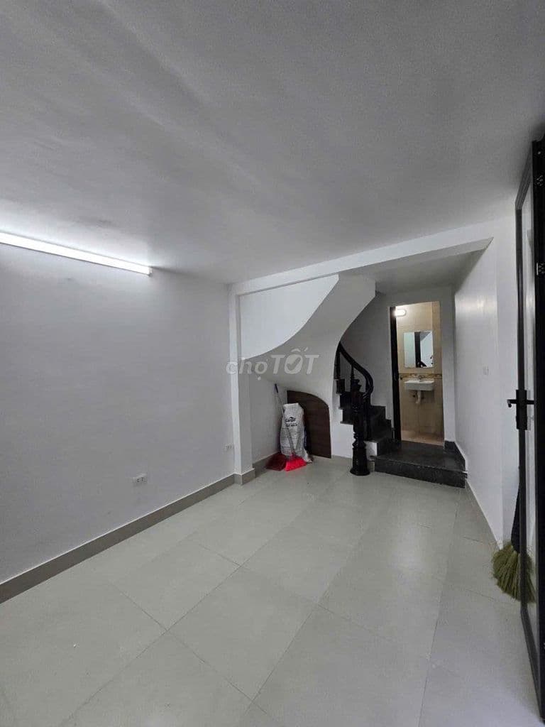 CƠ HỘI MUA NHÀ HN: 20M2 - 5T - CHỈ 4.99 TỶ, NGÕ BA GÁC, 3 BƯỚC RA Ô TÔ - Ảnh 2