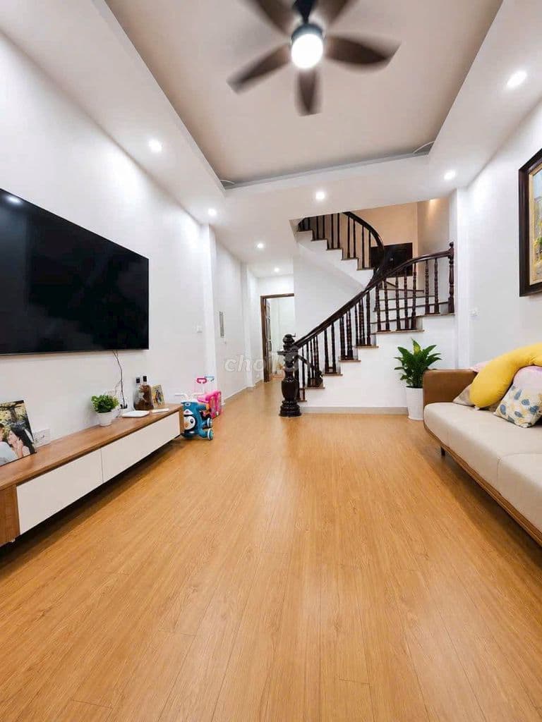 Nhà Đẹp Gia Quất - Bồ Đề 40m² 4 Ngủ Tặng Nội Thất Cao Cấp