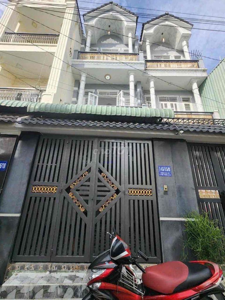 NHÀ PHỐ ĐÚC 3 LẦU HT 35. NGAY METRO CẦU VƯỢT TÂN THỚI HIỆP