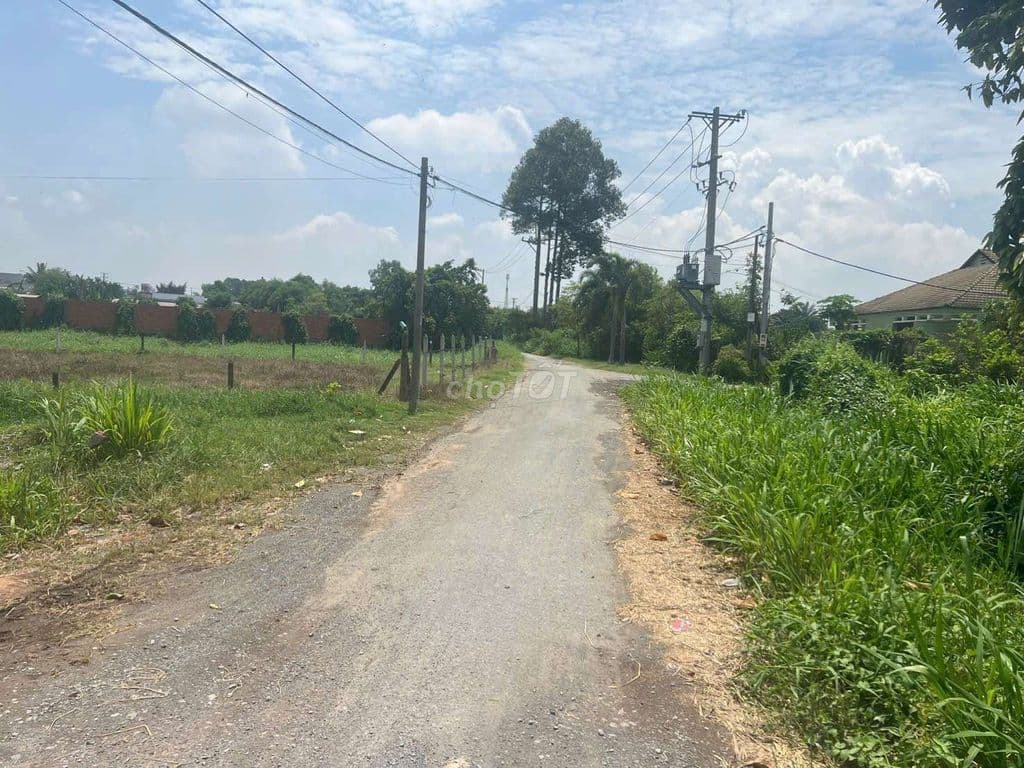 Đất làm kho xưởng 378m2 có 300m2 thổ cư 1/ng kim cương - Ảnh 2