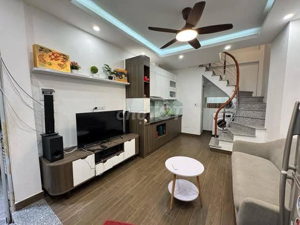 Nhà 30m2 5 Tầng 3 Ngủ Hai Bà Trưng 6.35 Tỷ