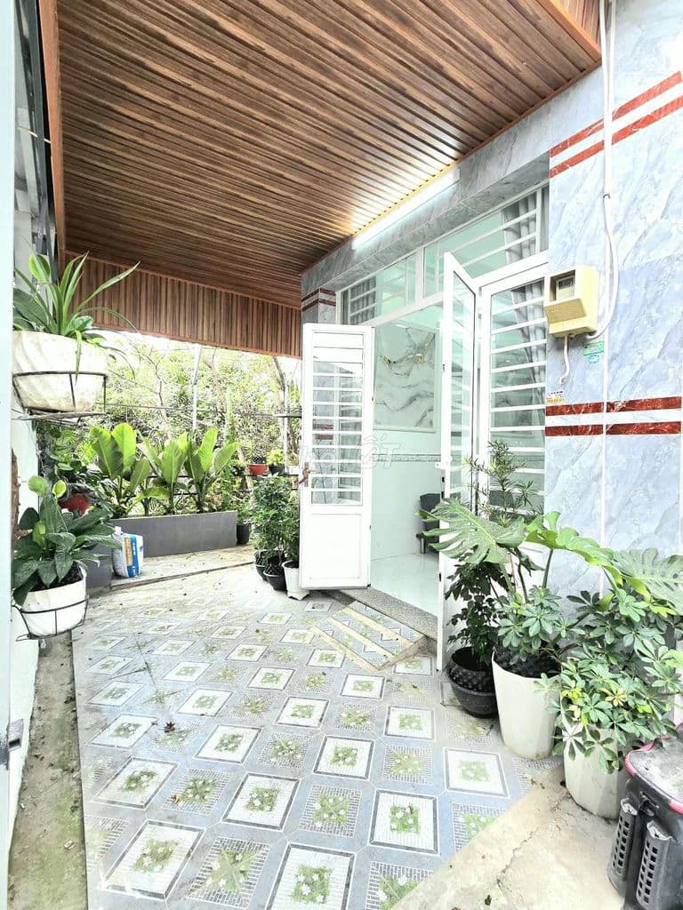 nhà bán một lầu có phòng ngủ dưới đất gần chợ - Ảnh 2