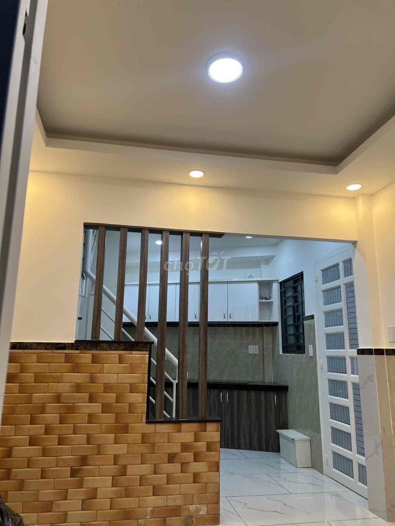 nhà nhỏ xinh vị trí trung tâm - Ảnh 2